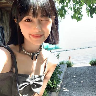 夏日的玫瑰 封面